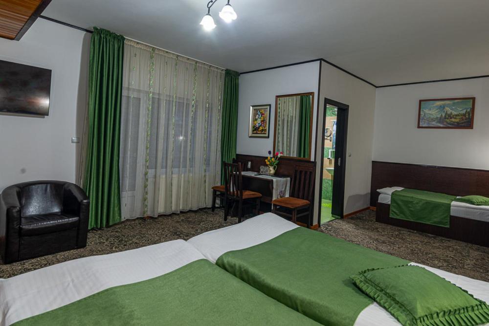 Pensiunea Orizont Farcasa Exterior photo