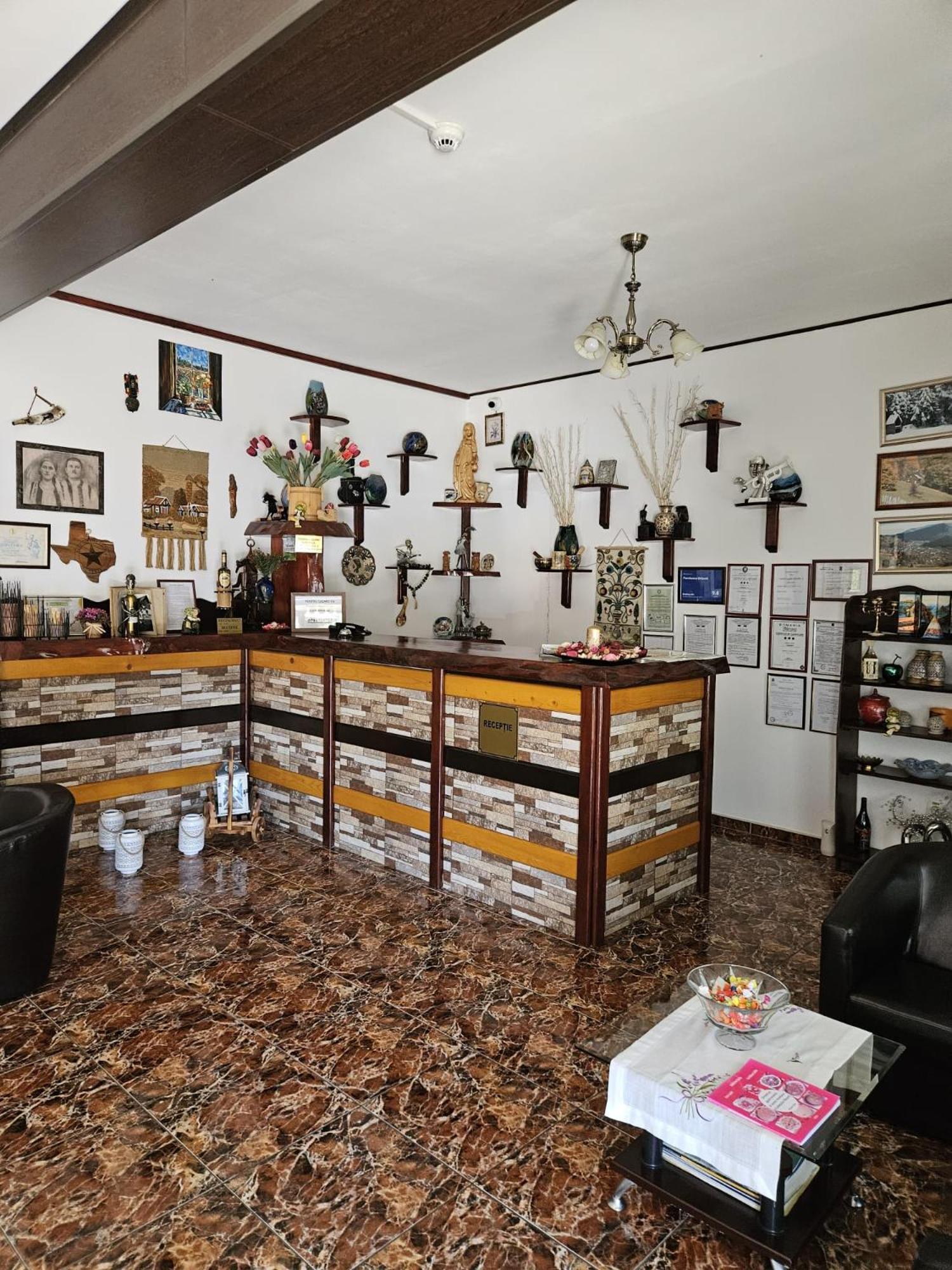 Pensiunea Orizont Farcasa Exterior photo